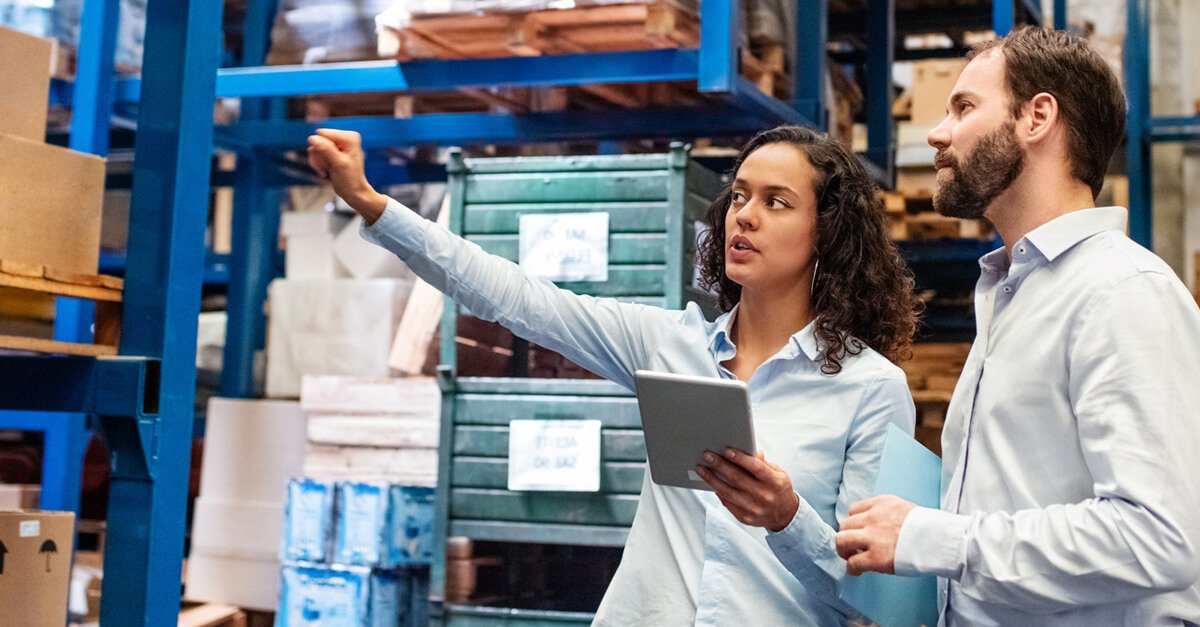 People working in the warehouse